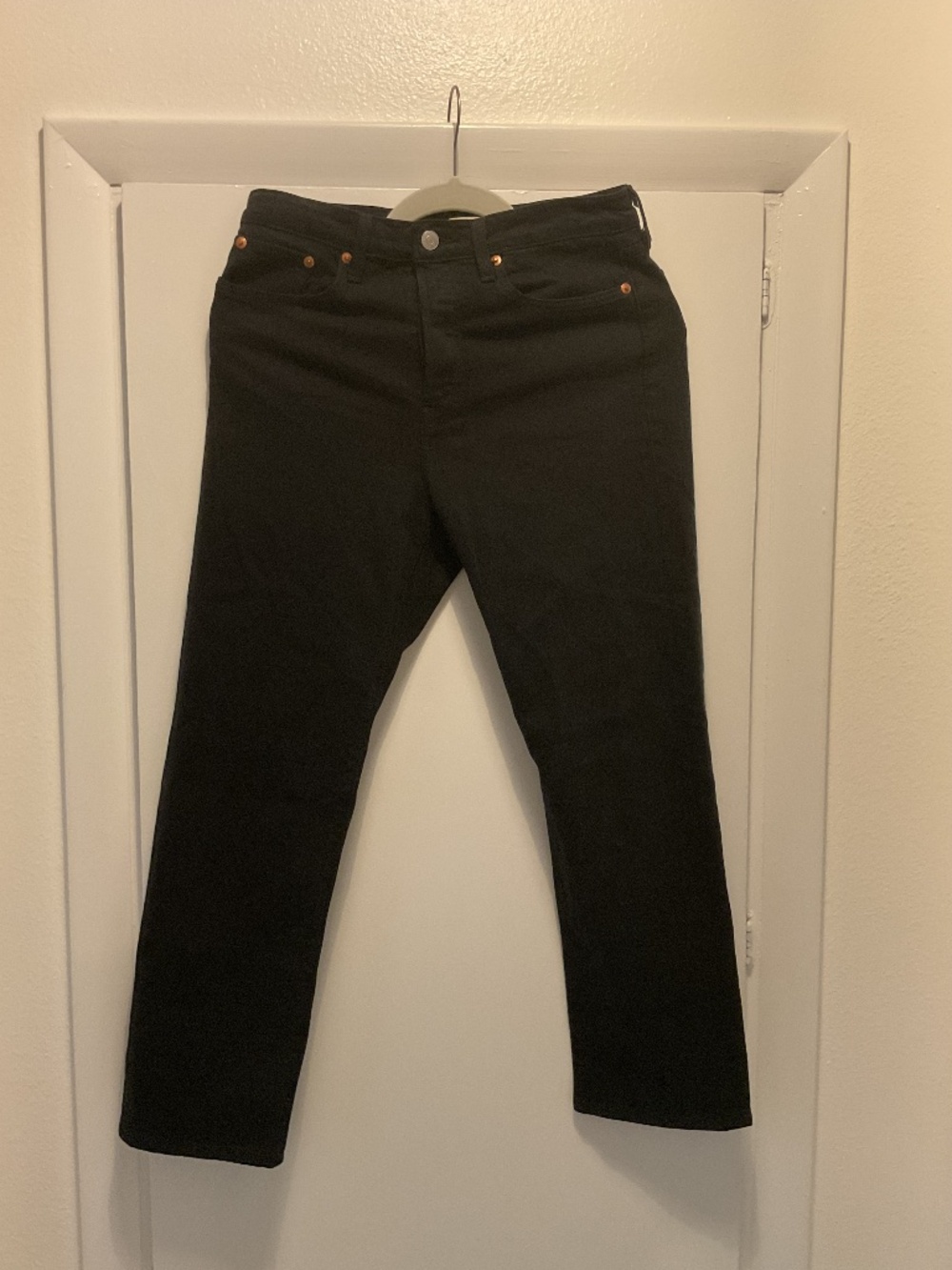 Levi’s Wedgie Straight Black Ankle Denim, Size 28W-26L